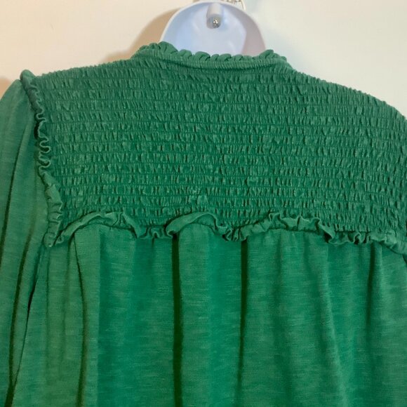 BoHo Style Green Long Sleeve V Neck XL Top Crown & Ivy Gathers / Ruffles - Picture 6 of 8